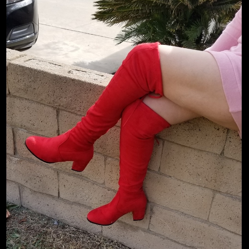 ! Very sexy boots over knee Red Color